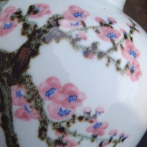 Hand painted vase 11"x 8" - Picture 3 of 3